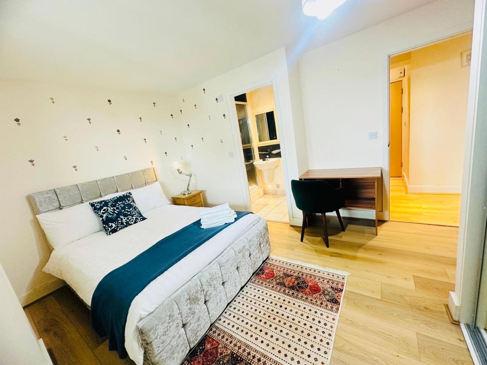 Modern 2Bed 2Bath Apartment Canary Wharf - Upto 5 Person Londres Exterior foto