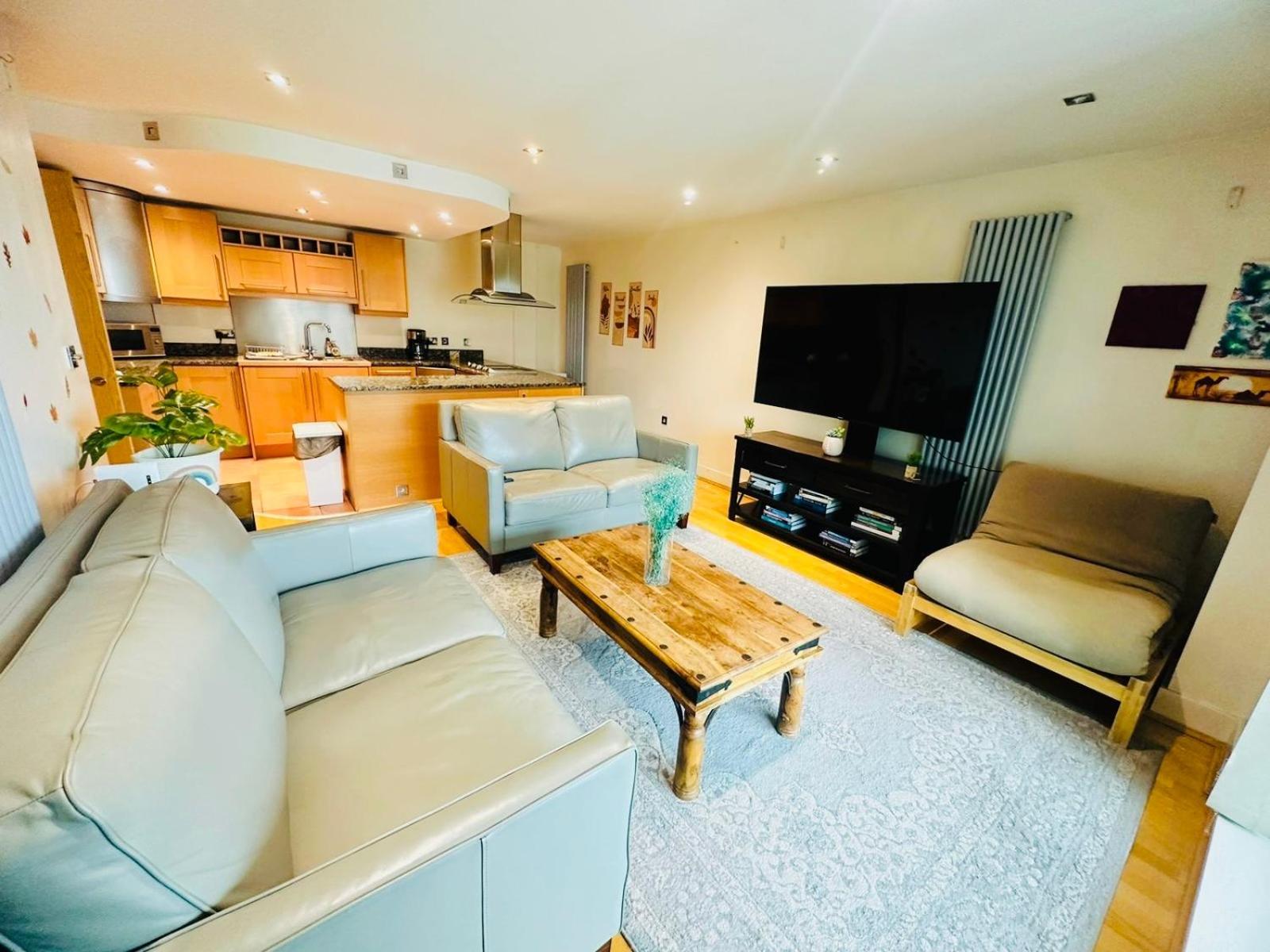 Modern 2Bed 2Bath Apartment Canary Wharf - Upto 5 Person Londres Exterior foto