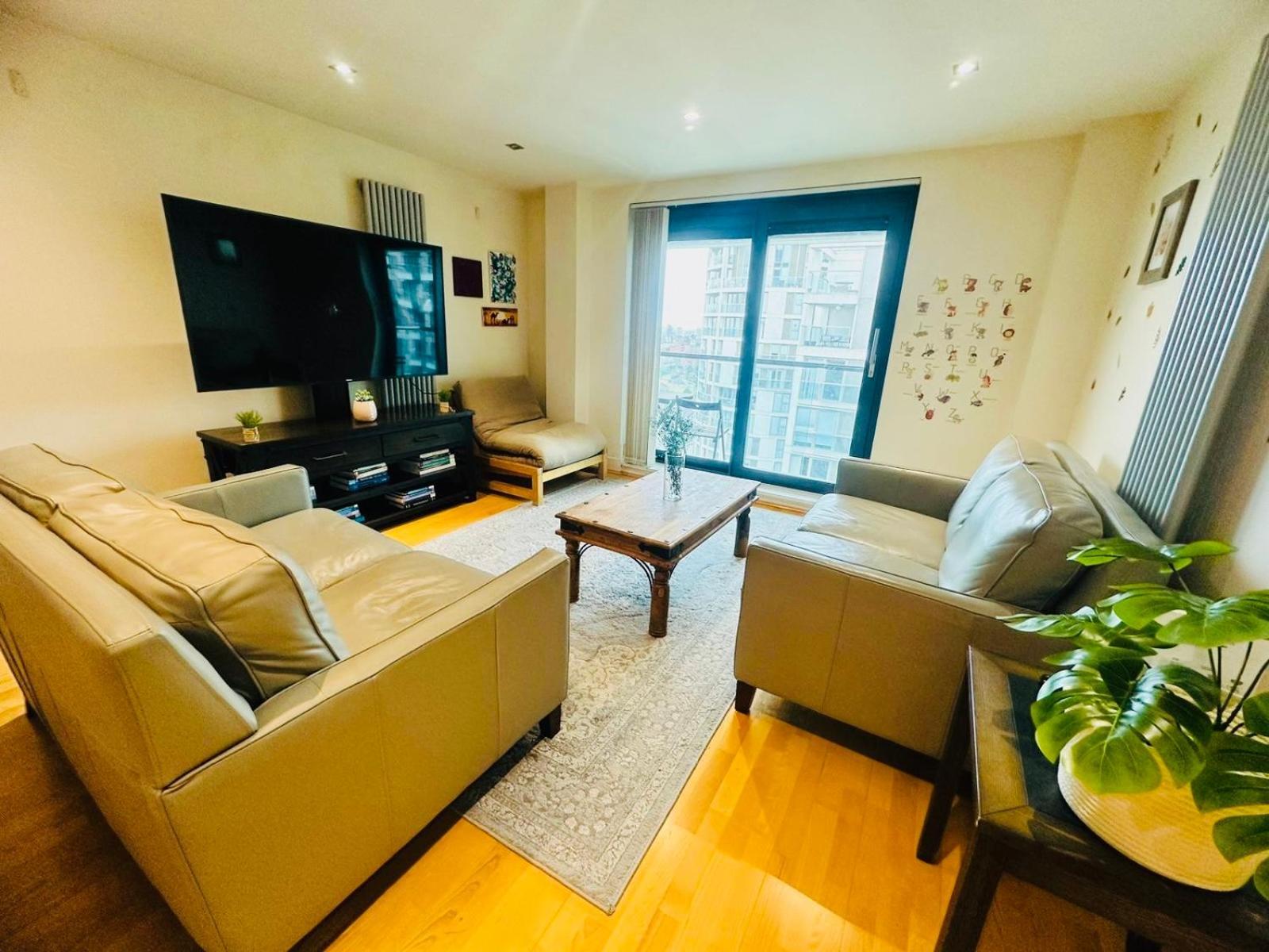 Modern 2Bed 2Bath Apartment Canary Wharf - Upto 5 Person Londres Exterior foto
