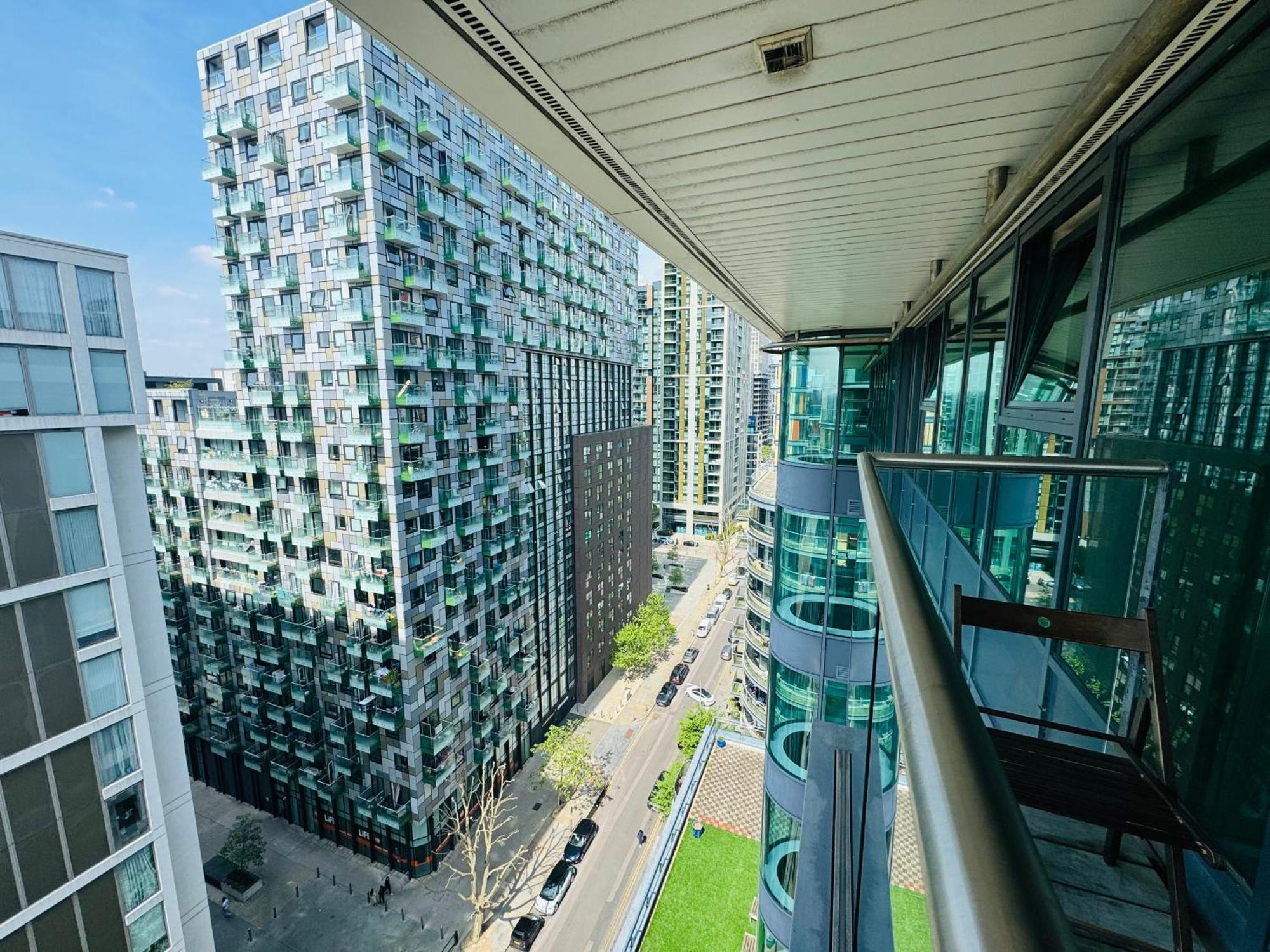Modern 2Bed 2Bath Apartment Canary Wharf - Upto 5 Person Londres Exterior foto