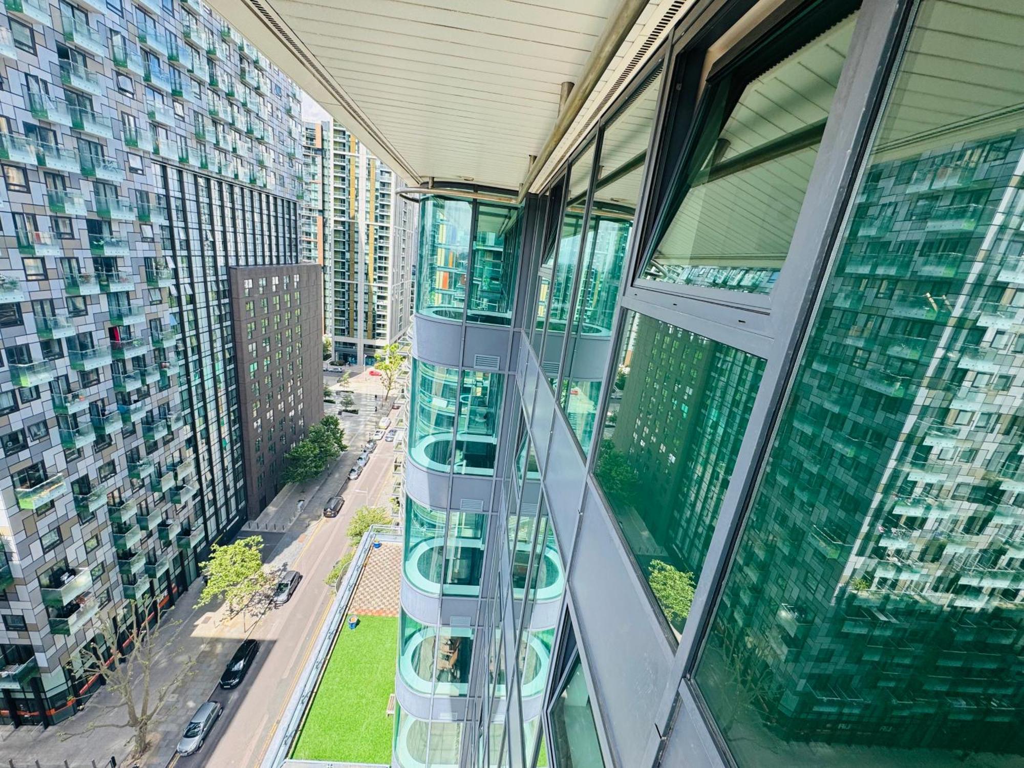 Modern 2Bed 2Bath Apartment Canary Wharf - Upto 5 Person Londres Exterior foto